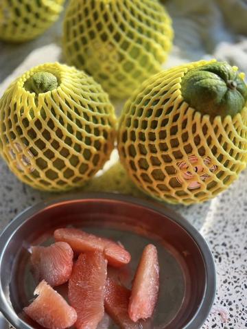 ส้มโอทับทิมสยามอินทรีย์